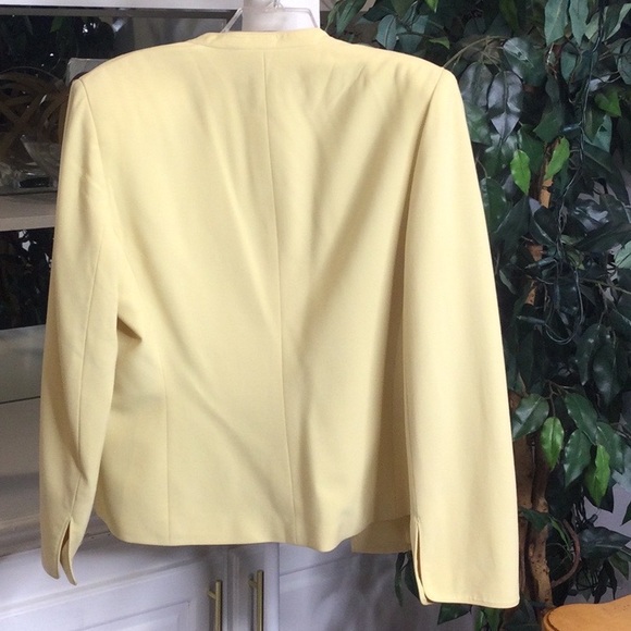 GUC Kasper 3 Pc Pastel Yellow Suit Set, 14 - Picture 4 of 13